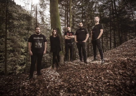 unhold foto_01