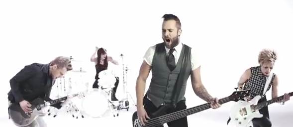 Skillet escribiendo su nuevo disco