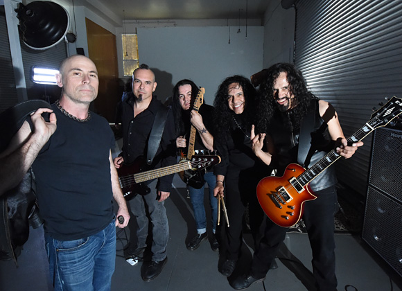 Nuevo tema de Armored Saint