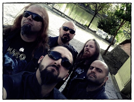 Álbum debut de Mauser