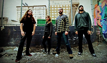 Proximo debut de The Ghost Next Door