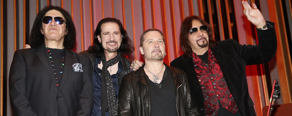 Gene Simmons sorprende a los fans en Los Angeles