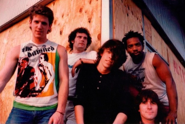 Re editado el primer disco que grabó Dave Grohl