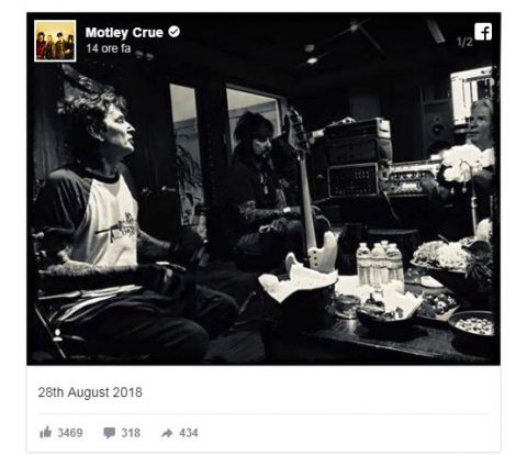Tommy Lee y Nikki Sixx juntos en el estudio de grabación