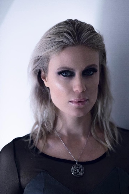 Versión de Myrkur del tema “Bonden Og Kragen”
