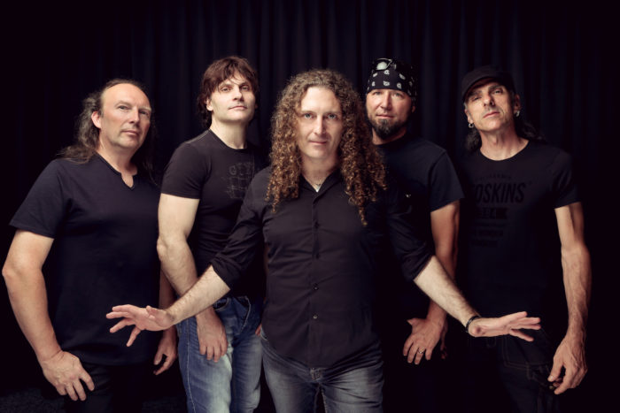 Detalles del álbum debut de Turilli/Lione Rhapsody