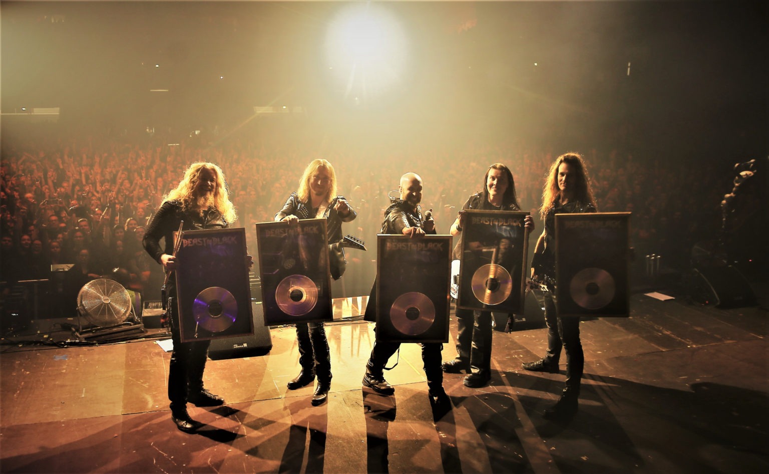 Beast In Black recibe el disco de oro para su álbum debut «Berserker»