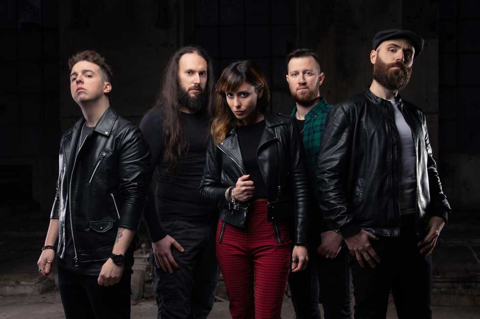 Ravenscry presenta su single «Maybe»