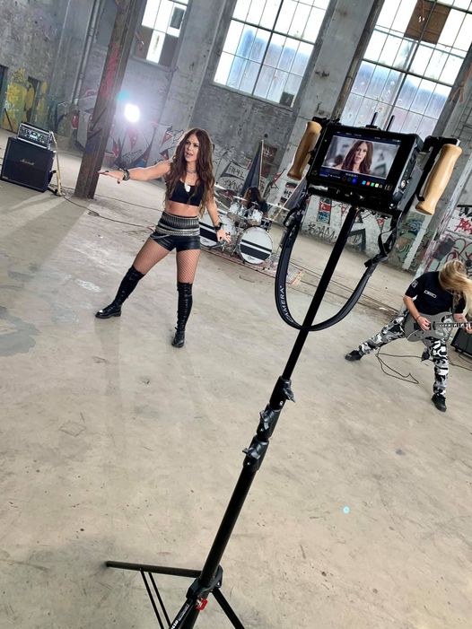 «We Bring Your The Stars», nuevo single de Metalite