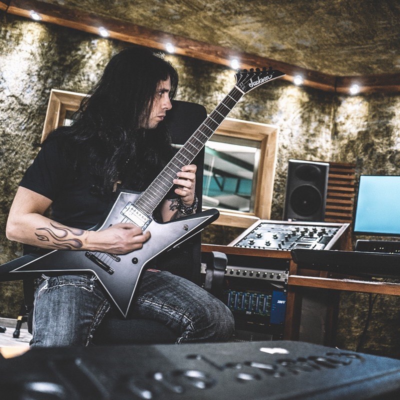 Gus G. anuncia que se encuentra trabajando en un nuevo álbum en solitario