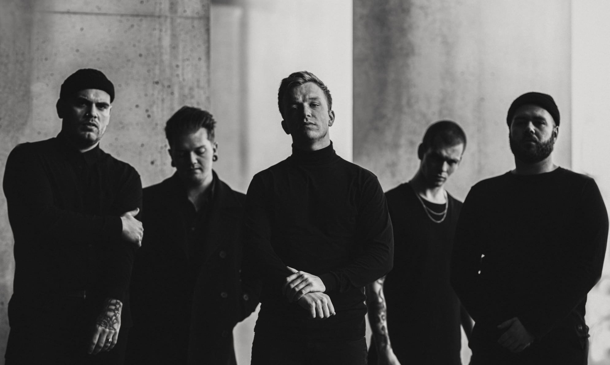Une Misère celebra el primer aniversario de su disco «Sermon» con dos nuevos videos