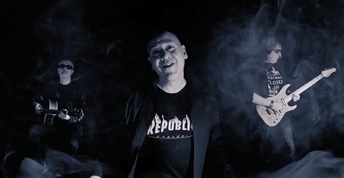 Versión del «Solo en la Niebla» de Shalom grabada por Punto de Mira