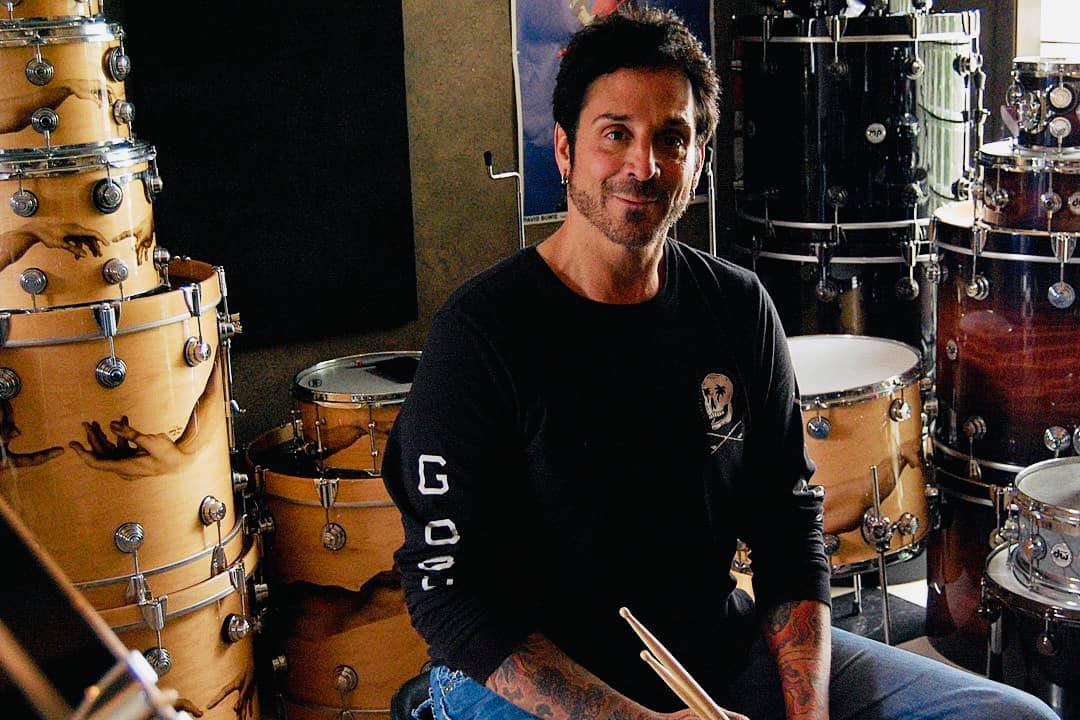 El batería Deen Castronovo anunció que ha dejado The Dead Daisies