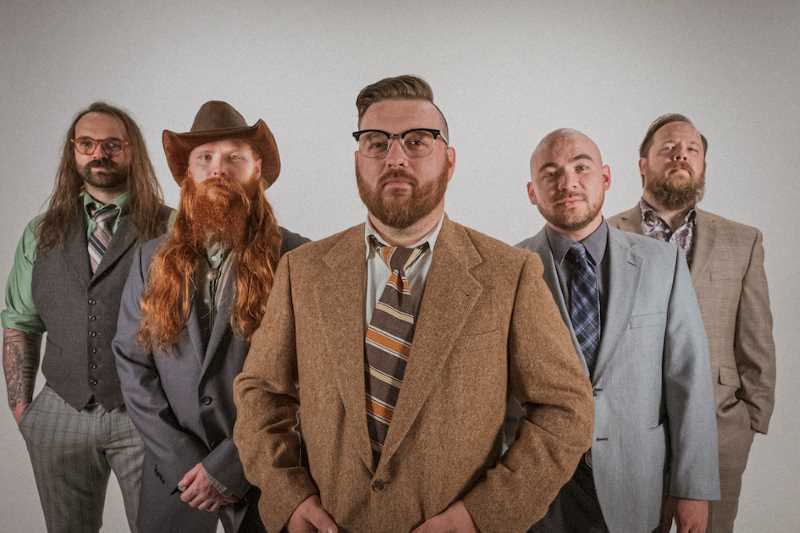 Dragged Under presenta video con el cantante de Underoath