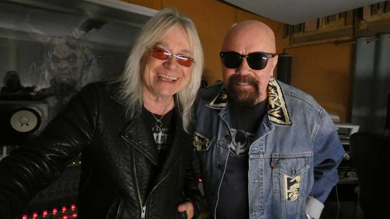 Magnum terminando los detalles de su nuevo disco