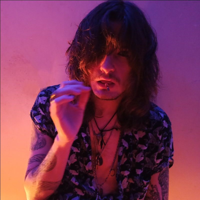 Debut discográfico en solitario de Kash Pinippler