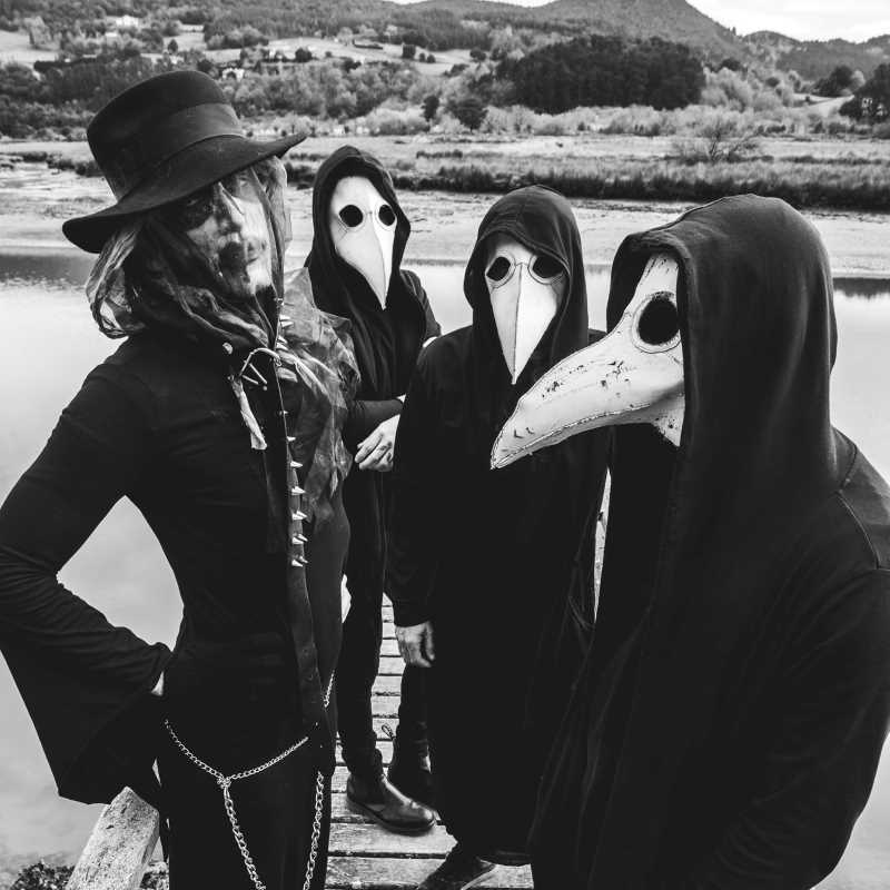 Elizabeltz presenta su video “Kingdom Liola”