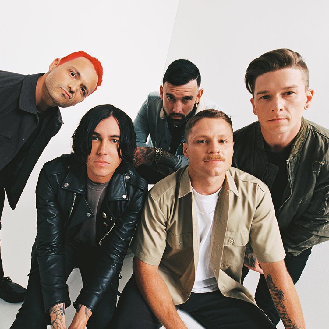 Sleeping With Sirens colaboran con Spencer Chamberlain en «Crosses»
