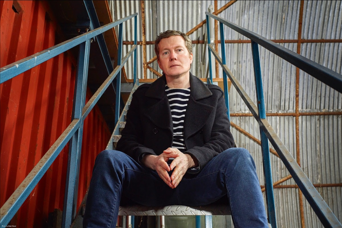 Tim Bowness presenta «Only a Fool»
