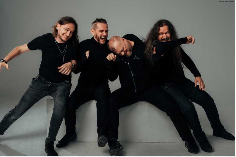 Riverside nos presentan su single «Friend Or Foe?»