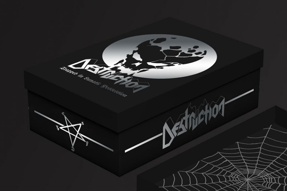 Destruction anuncia el lanzamiento de su nueva caja “Trapped In Lunatic Possession”