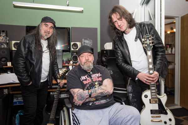 Detalles del álbum debut de Warhorse, la nueva banda de Paul Di’Anno
