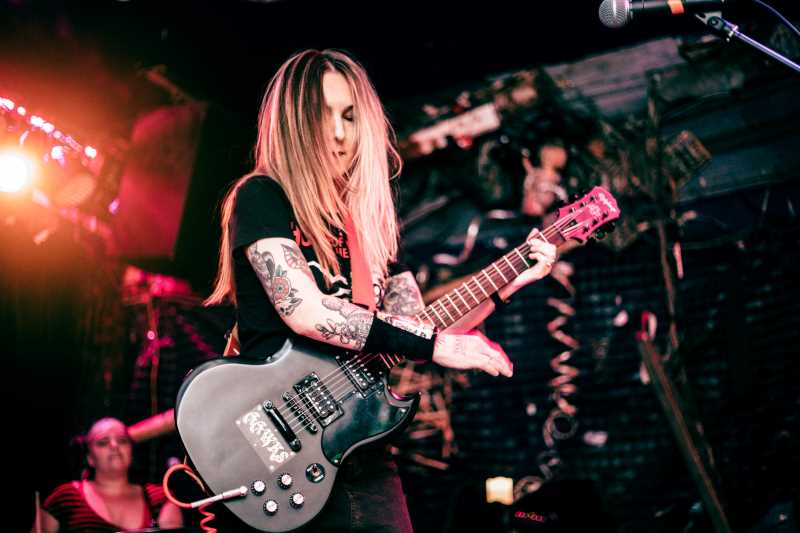 Nova Doll presenta su nuevo álbum y presenta single