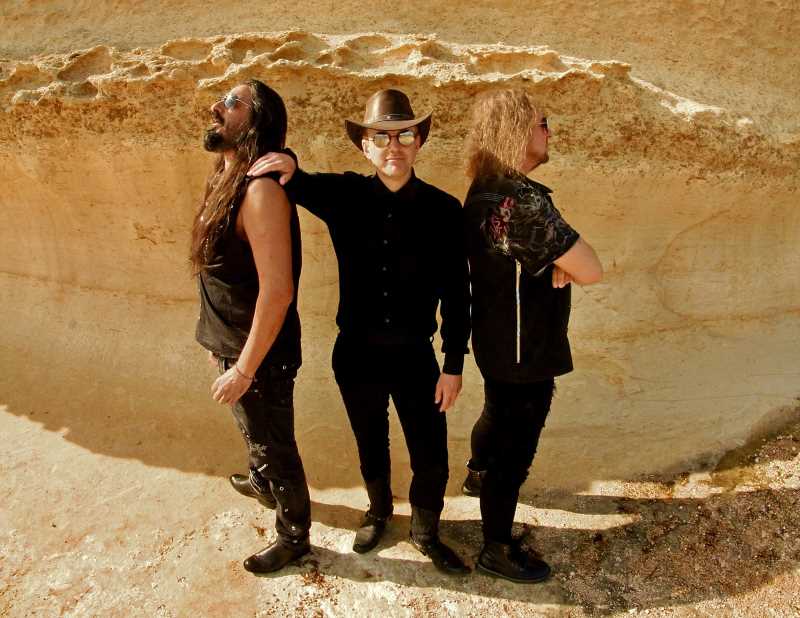 Therion completa su trilogía de Leviathan