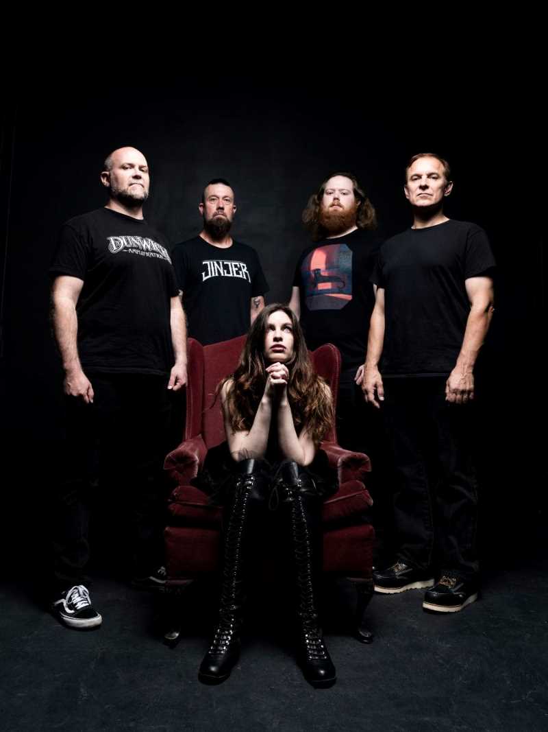 Disco debut y gira de los americanos Second Shooter