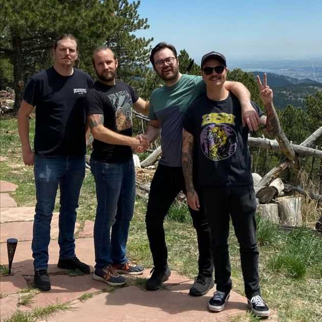 Gira norteamericana y single de Howling Giant