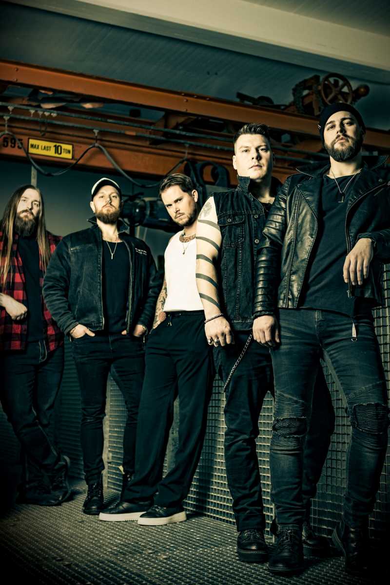 Mile presenta su canción «Killing Me»