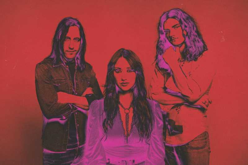 Conciertos de Hippie Death Cult y versión de Nirvana
