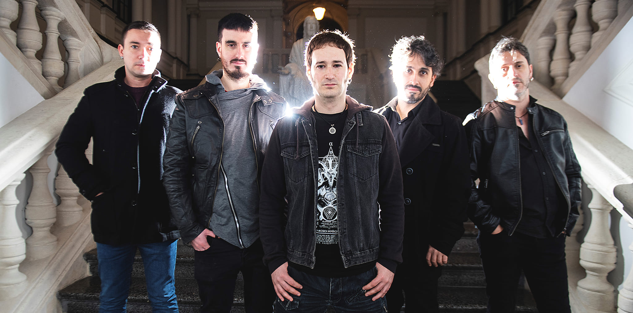 Entrevista a Alex Hernández (guitarra) y Asier Larrea (batería) de Blackhearth