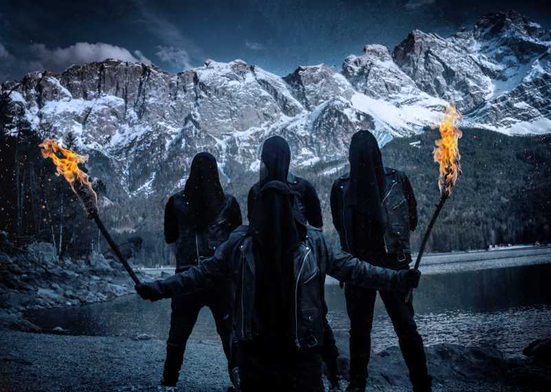 Fechas de la gira española de Groza con Erszébet
