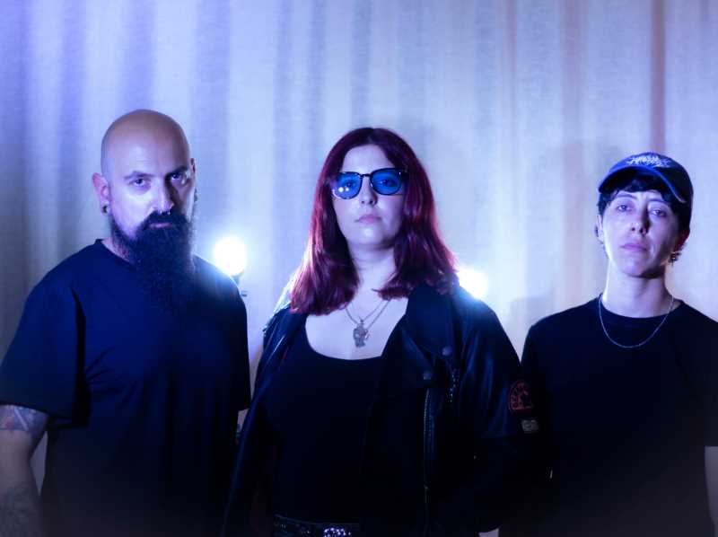 Conocemos a los murcianos Luvra y su primera canción «Falling Apart»