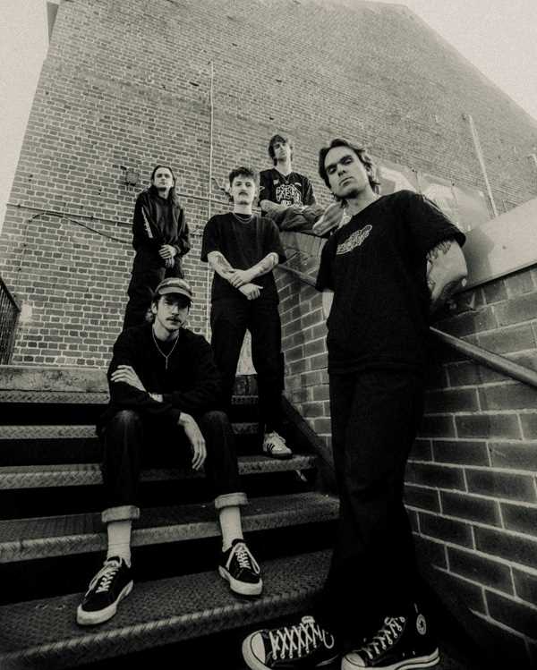 Bloom presenta su single de la canción “The Works Of You”