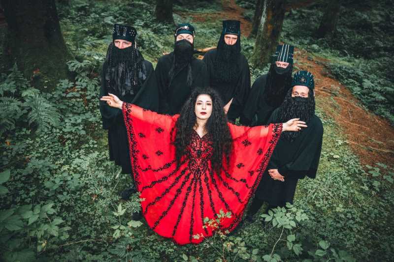 Wyatt E. presenta su canción con la colaboración de Nina