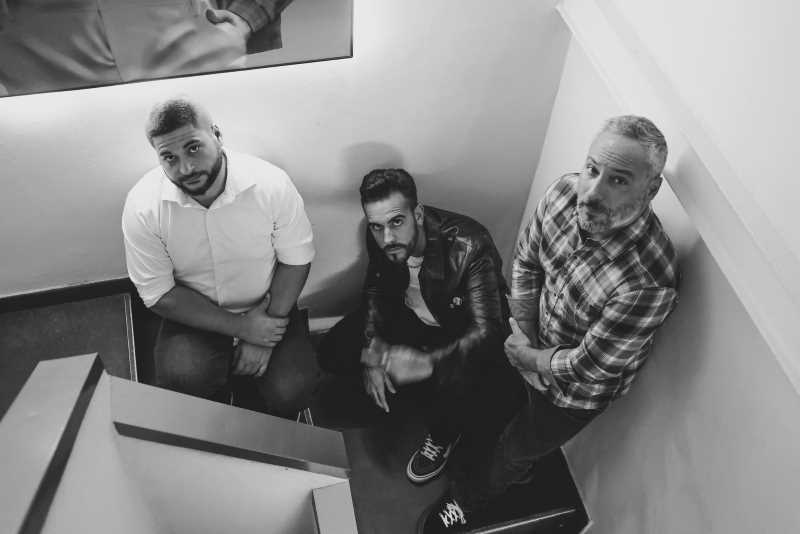 Debut discográfico de  Three Engine Empire
