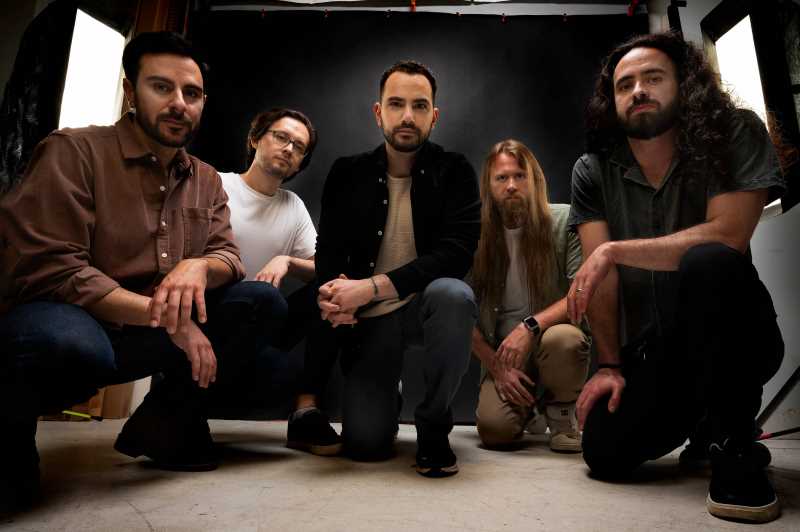 Debut discográfico de Derev y gira canadiense