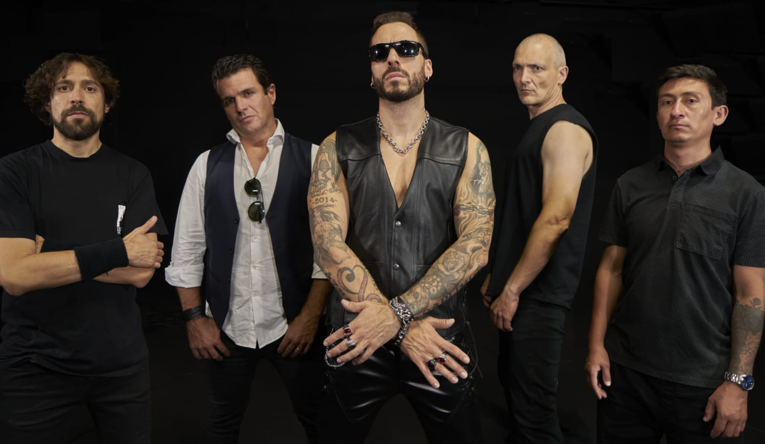 Ésolon presenta su nuevo video single de la canción llamada “No Ha Muerto El Rock & Roll”.