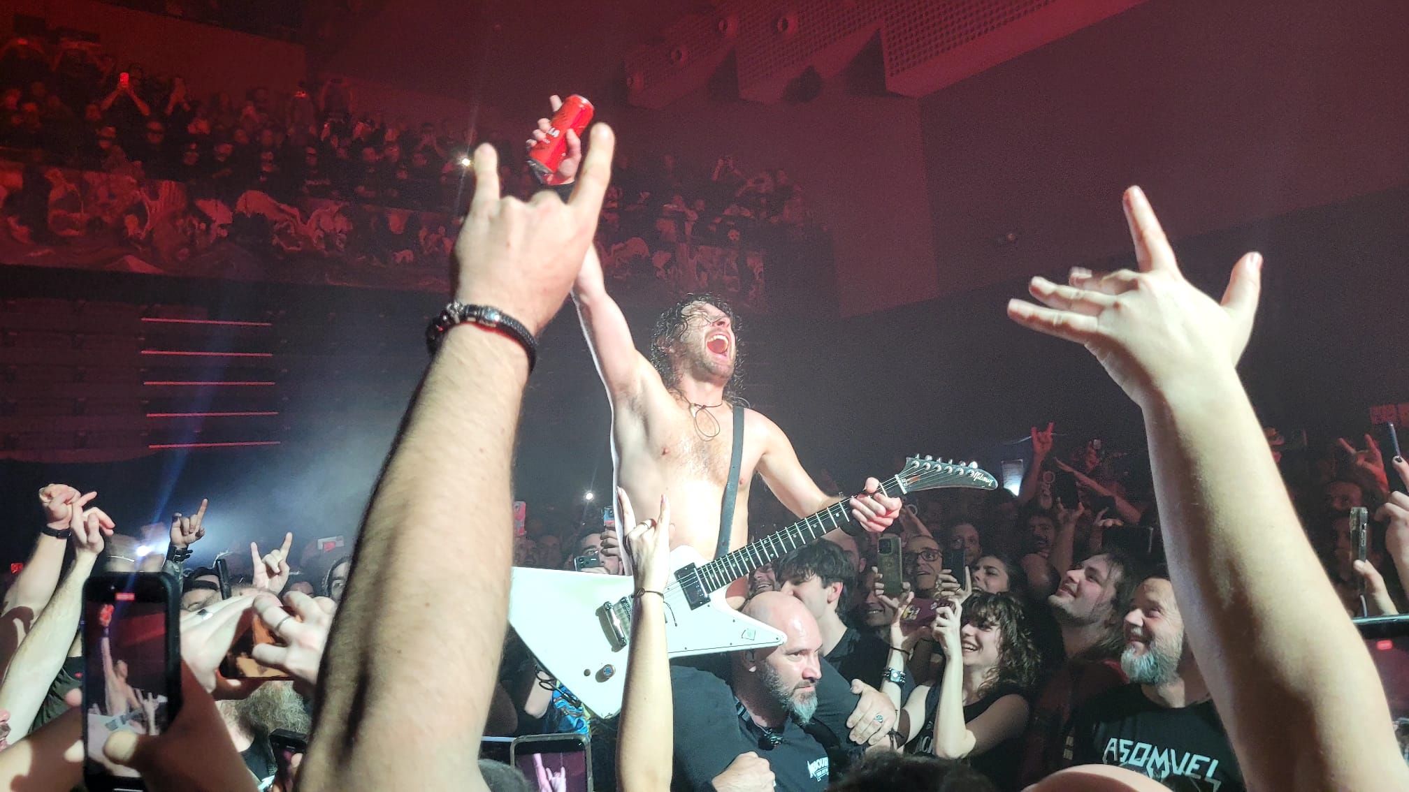 Crónica: Fiesta de Bebidas y Mucho Rock N Roll en Zaragoza con Airbourne y Asomvel
