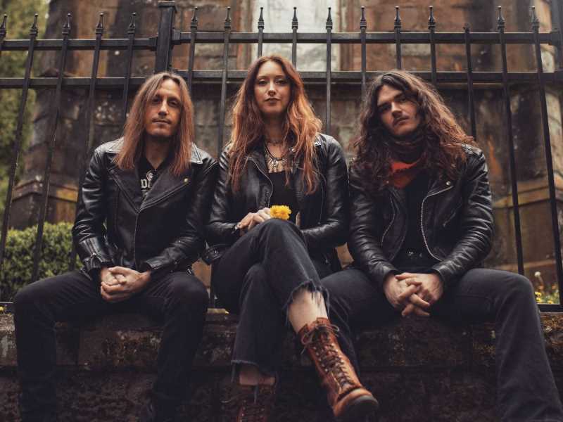Hippie Death Cult estrena un nuevo video single de su álbum en directo