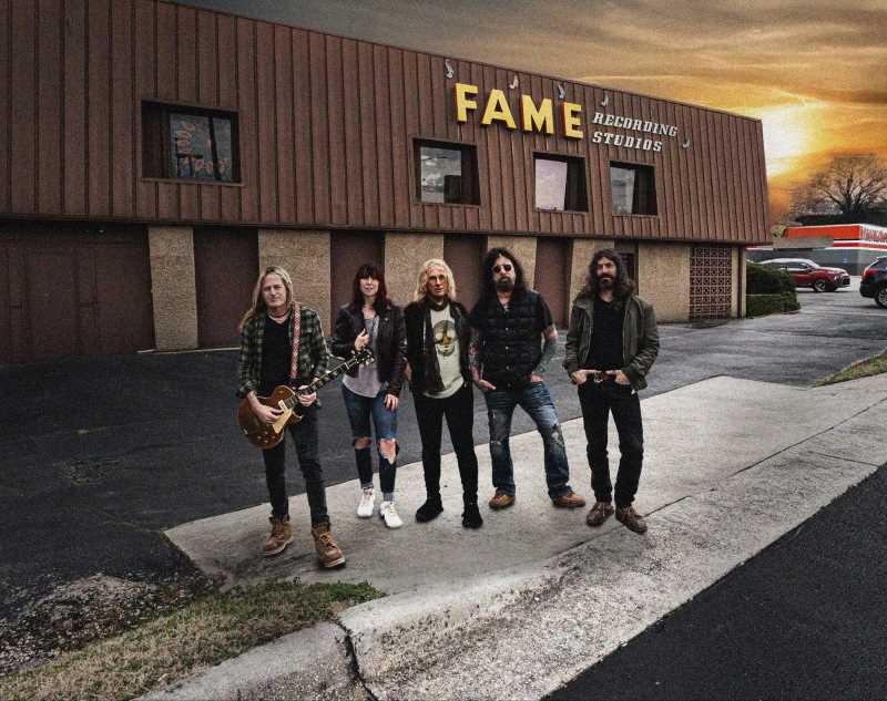 The Dead Daisies publican su disco de Blues llamado “Looking For Trouble” y más noticias