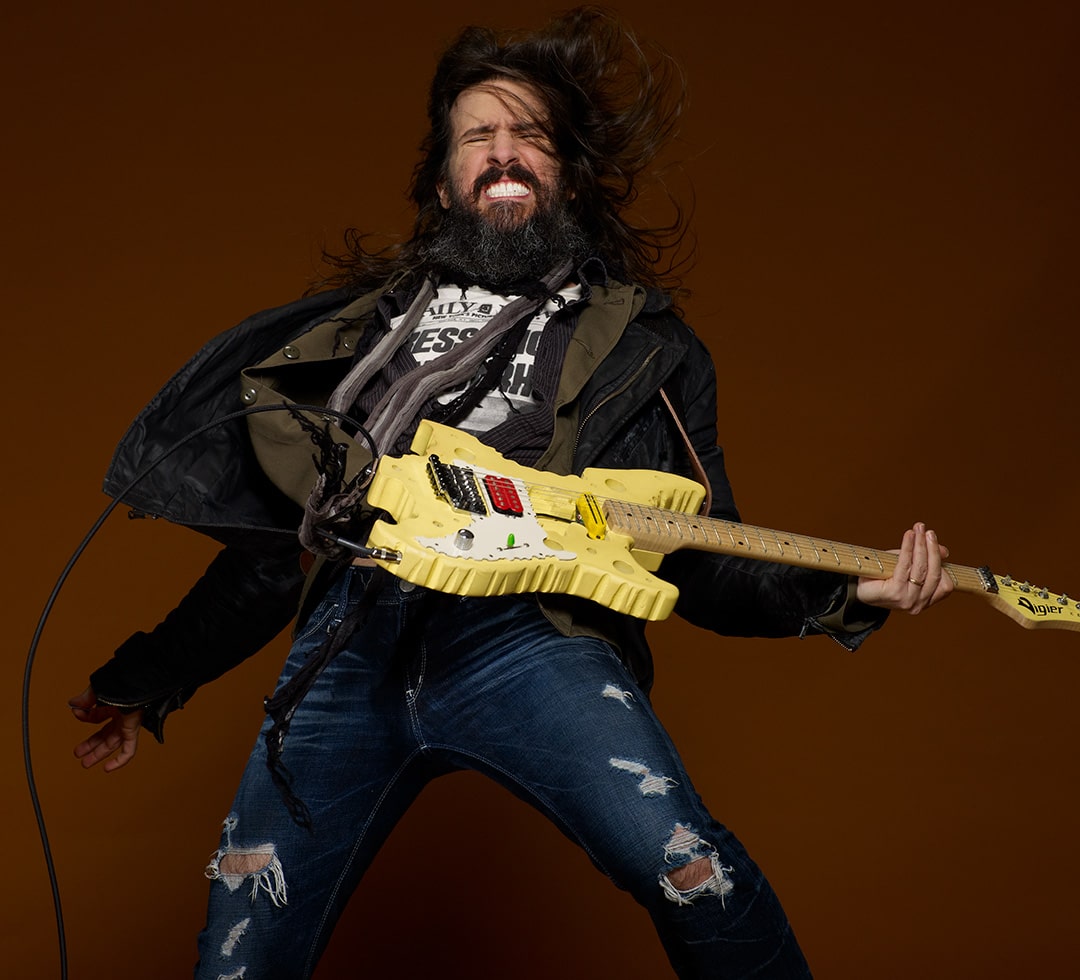 Ron «Bumblefoot» Thal, exguitarrista de Guns N’ Roses, ha lanzado el video de «Moonshine Hootenanny».