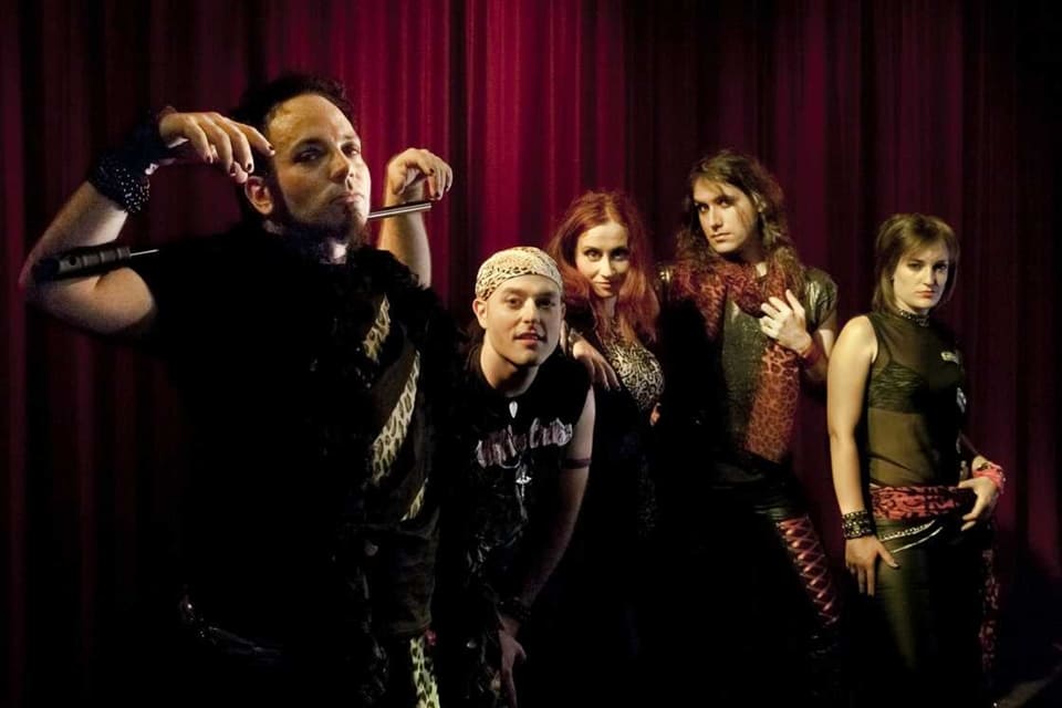 La banda glammer Hot Rod estrenará su nuevo disco con el single “Wasted”