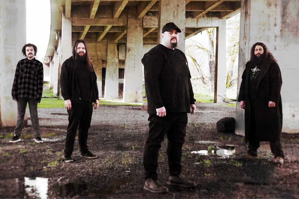 El destructor de tech-death Matt Miller hace una demostración en vivo con “Maimed Paralyzed Dead” de su último álbum «Fiber Tormentum»