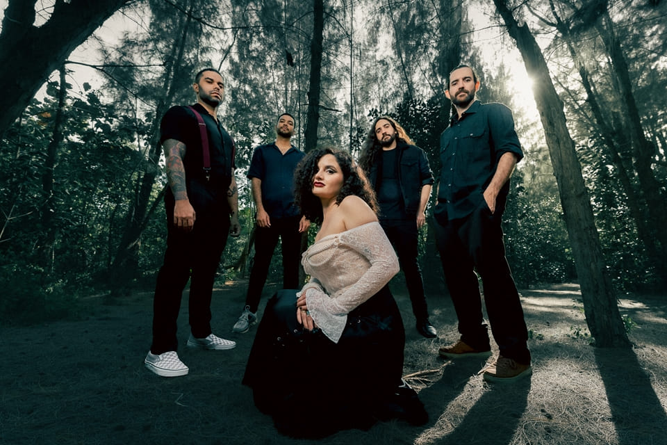 Moths abrió para Avenged Sevenfold en Puerto Rico junto a su debut musical en vinilo, ‘Septem’