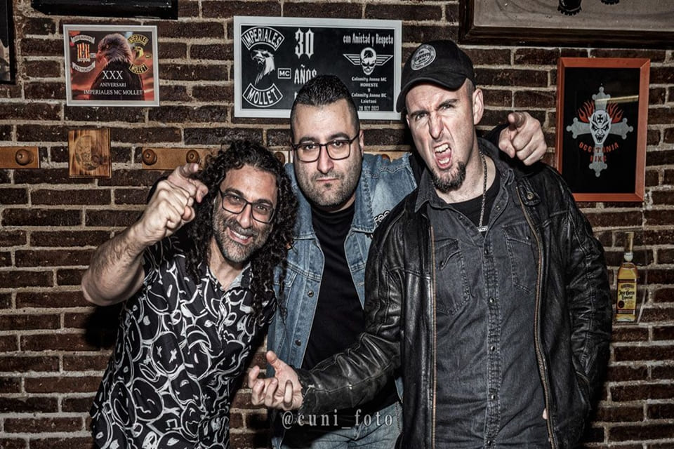 ¡Descubrid lo nuevo de Sixstrings que lleva por título «World on Fire»!