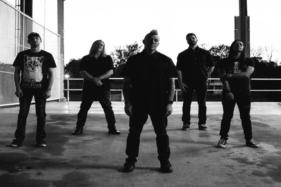 12 Stones lanzan el nuevo sencillo «Golden Child» a la vez que firman con Judge & Jury Records
