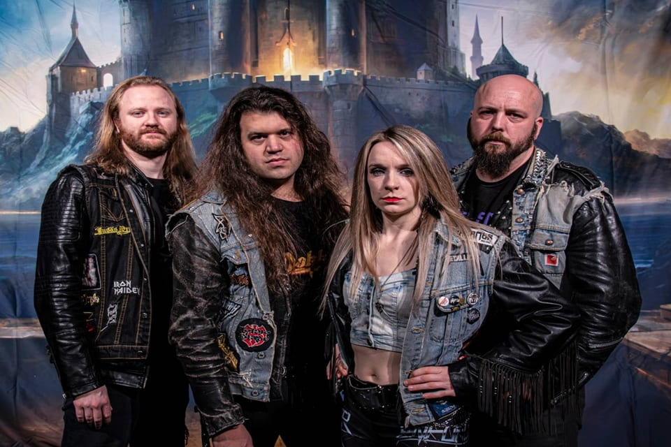 Iron Kingdom comparte un minidocumental detrás de cámaras de su nuevo álbum «Shadows and Dust»